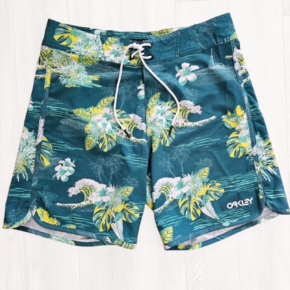 NWOT • OAKLEY • TROPICAL BLOOM Swimshorts w/ Ties Palm 🌴 & Waves Hybrid Fabric - Picture 8 of 16